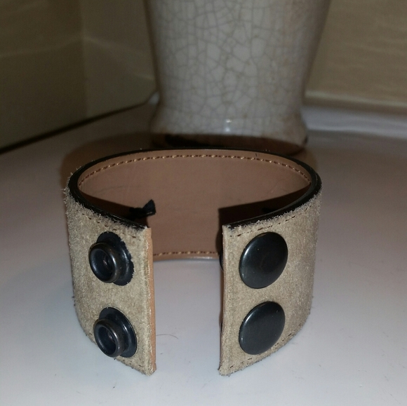 Leather Cuff Bracelet..I have never worn - Picture 3 of 3